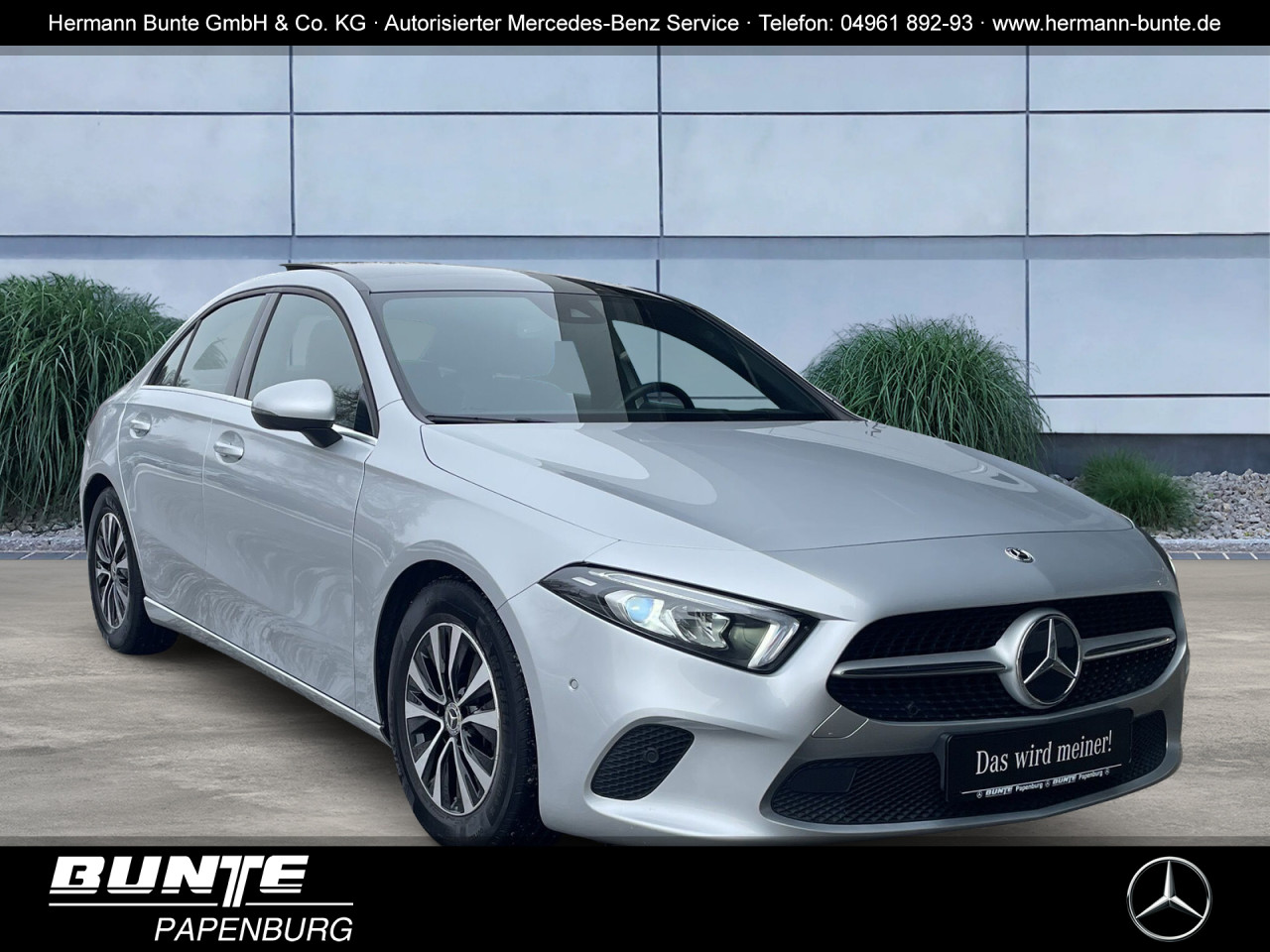 MERCEDES-BENZ A 180 STYLE/PANORAMA/KAMERA/LED/MBUX/SPUR/NAVI